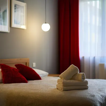 Park Red By Bookinghost ורוצלב