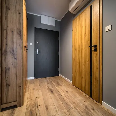 Park Red Apartment Wroclaw